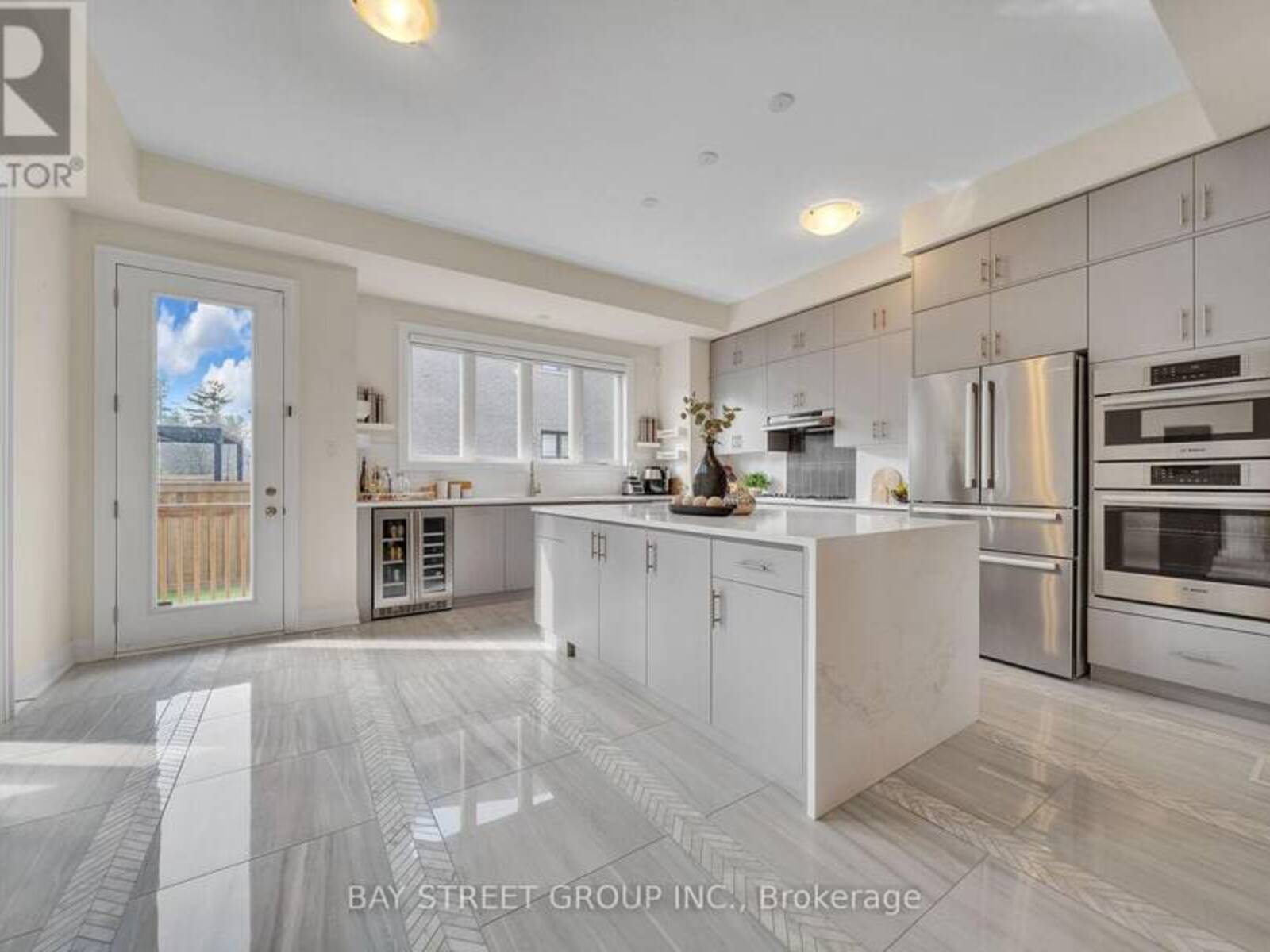 2411 SAW WHET BOULEVARD, Oakville, Ontario L6M 5L5