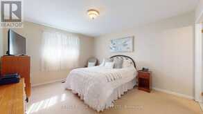 33 PEPPER TREE DRIVE | Toronto Ontario | Slide Image Fifteen