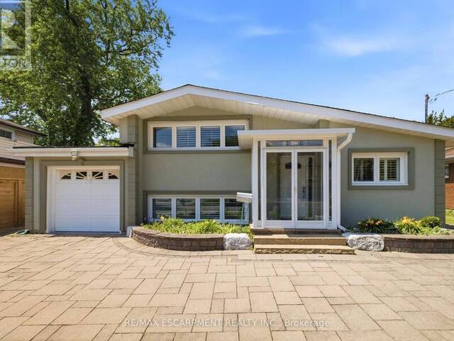 3084 CONSTITUTION BOULEVARD Mississauga Ontario, L4Y 2Z2 - 4 Bedrooms Home For Sale