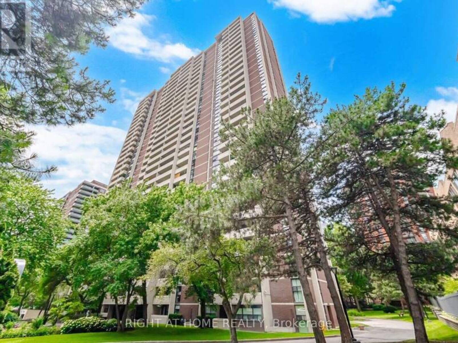 1104 - 40 HOMEWOOD AVENUE, Toronto, Ontario M4Y 2K2