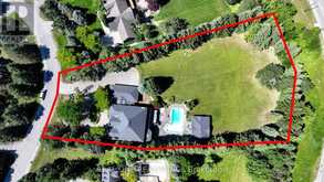 14 ALM COURT | Aurora Ontario | Slide Image Four