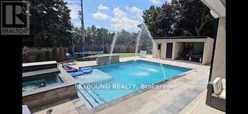 2711 SPRUCE NEEDLE COURT | Mississauga Ontario | Slide Image Two