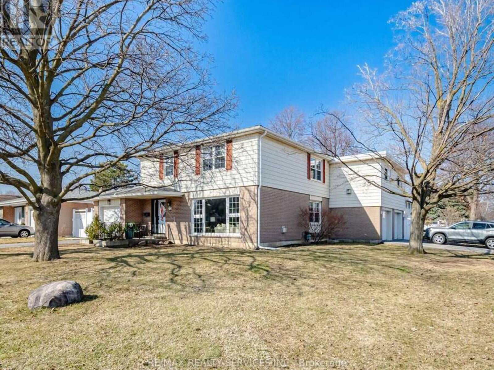 15 BRAEMAR DRIVE, Brampton, Ontario L6T 2L5
