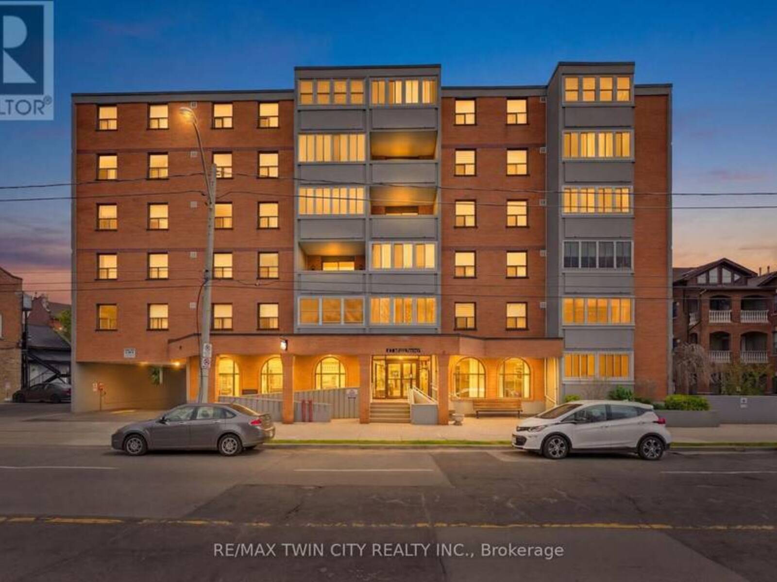 203 - 23 MAIN STREET, Dundas, Ontario L9H 2P7