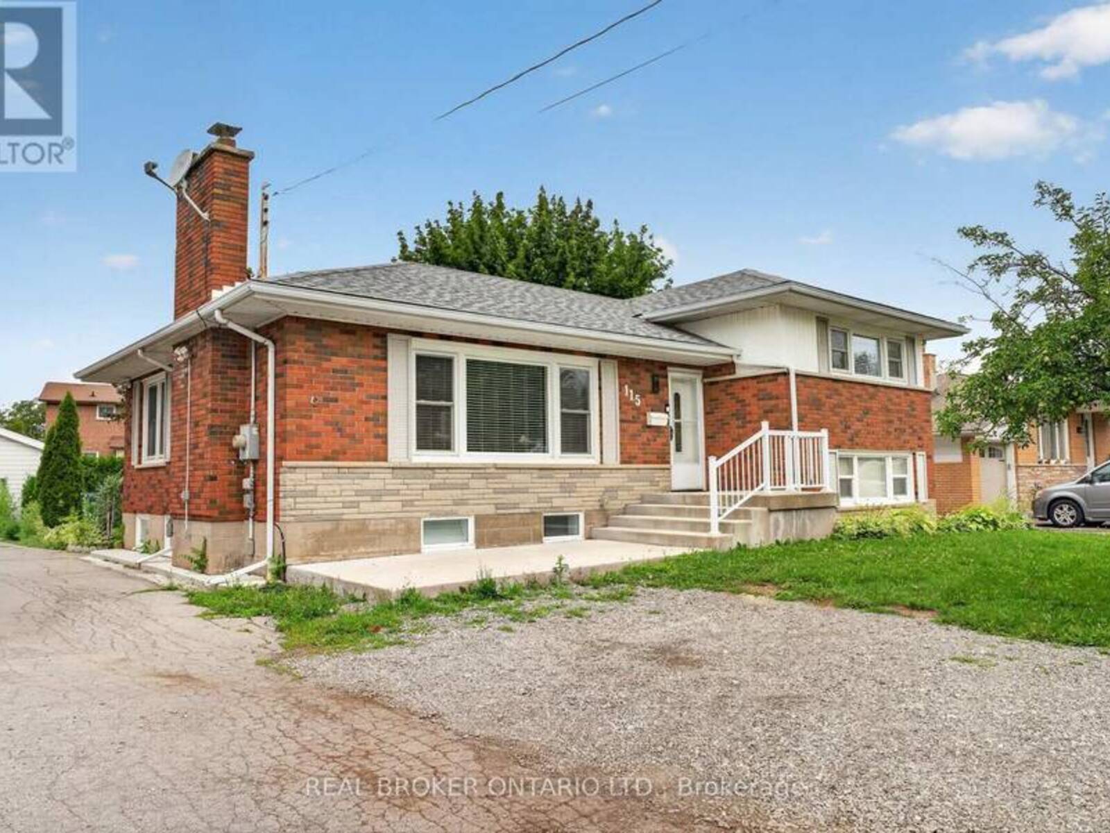 115 GREEN ROAD, Hamilton, Ontario L8G 3W9