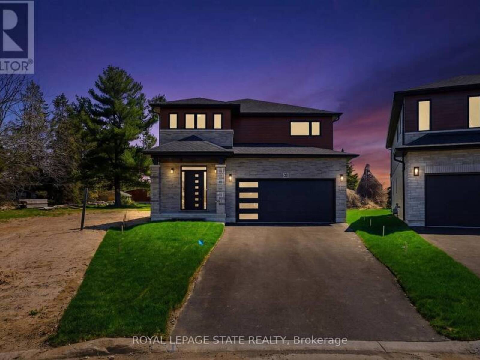 23 WOODVALLEY COURT, Hamilton, Ontario L9B 2S7