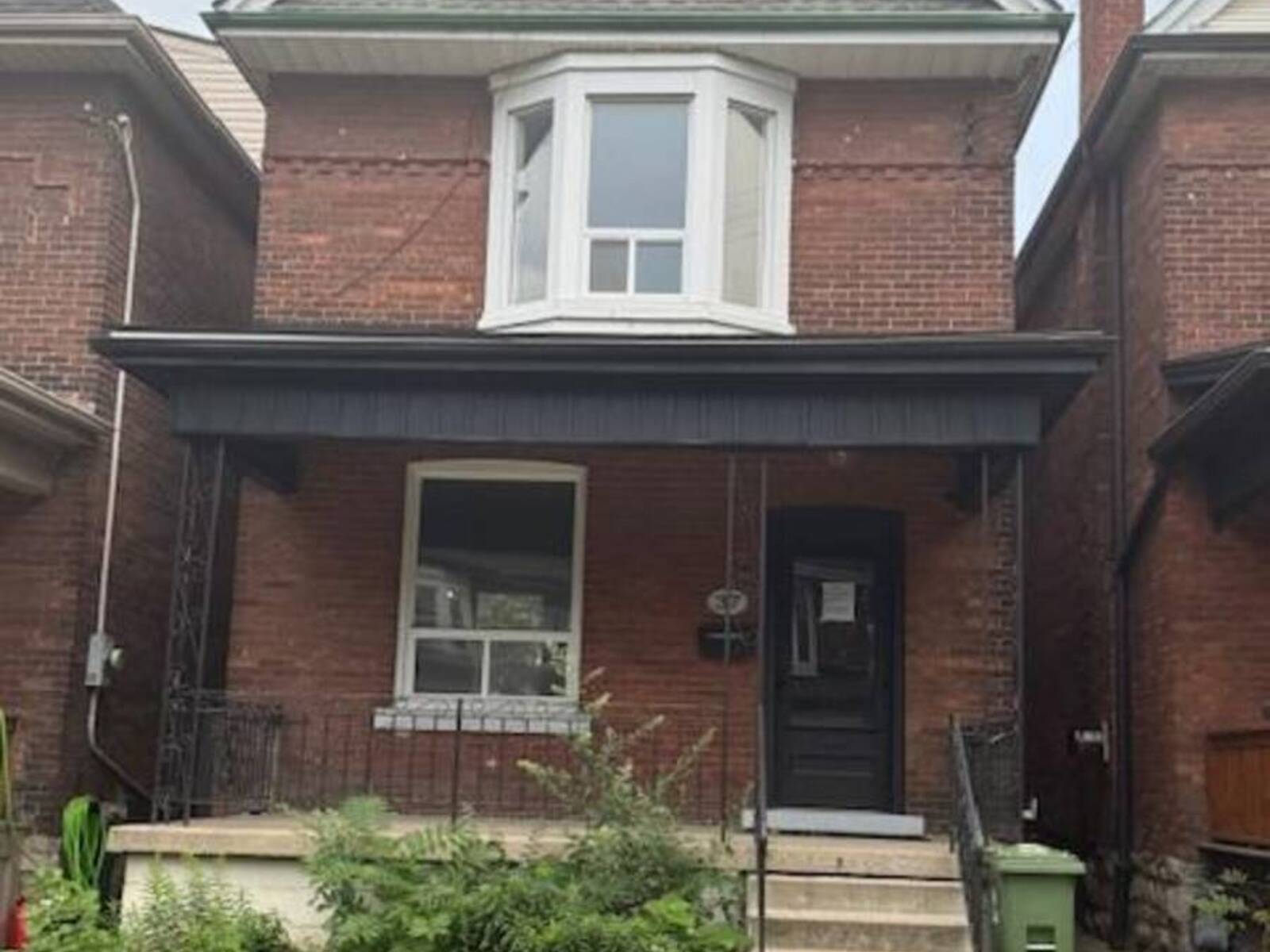 37 GLADSTONE AVENUE, Hamilton, Ontario L8M 2H7