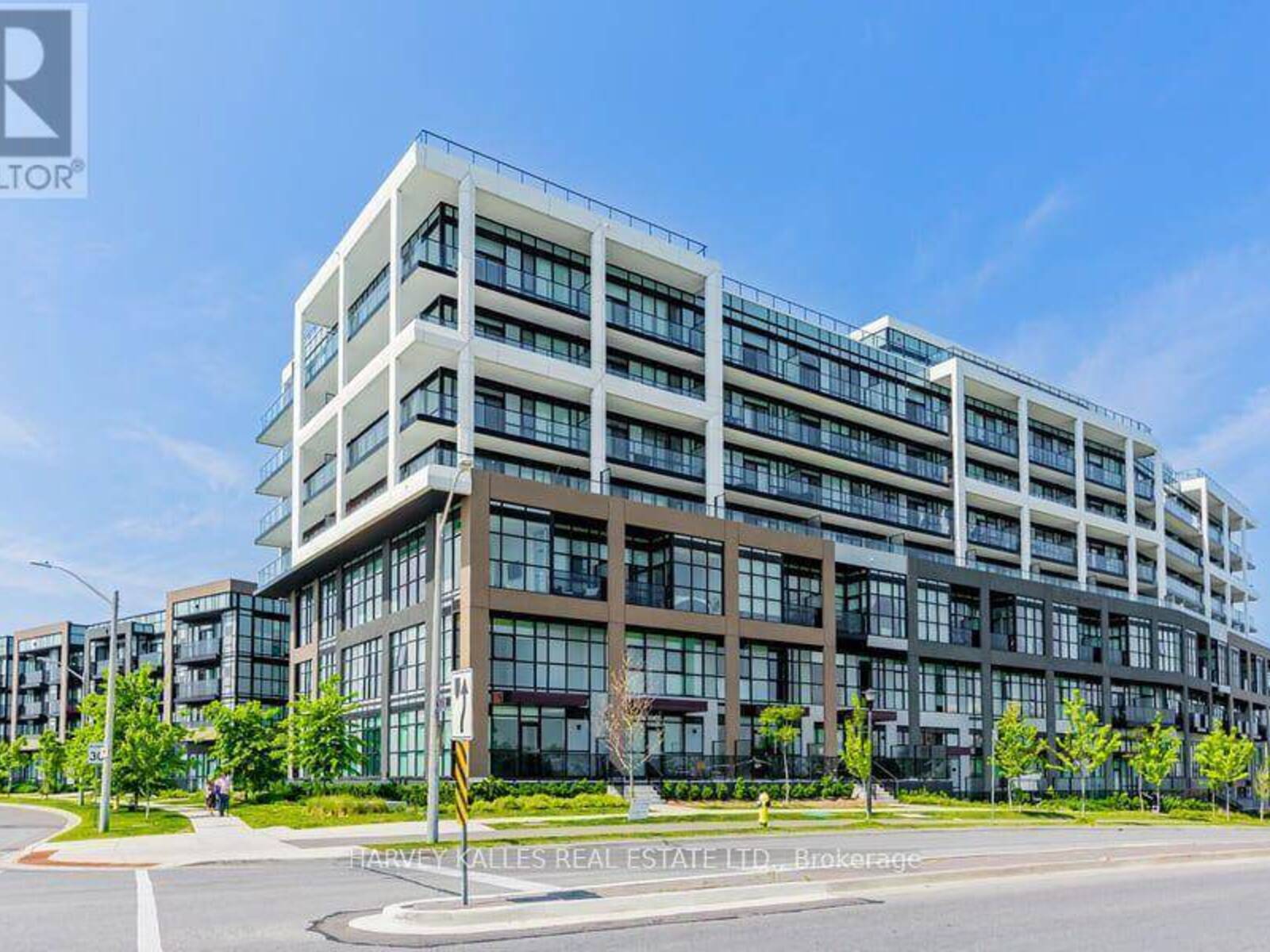 4 - 60 GEORGE BUTCHART DRIVE, Toronto, Ontario M3K 0E1
