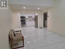 262 JOHN GARLAND BOULEVARD | Toronto Ontario | Slide Image Five