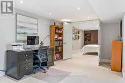 996 CRESTHAMPTON LANE | Mississauga Ontario | Slide Image Thirty-seven