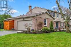 996 CRESTHAMPTON LANE | Mississauga Ontario | Slide Image Three