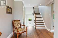 996 CRESTHAMPTON LANE | Mississauga Ontario | Slide Image Six