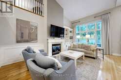 9 ARLINGTON WAY | Markham Ontario | Slide Image Two