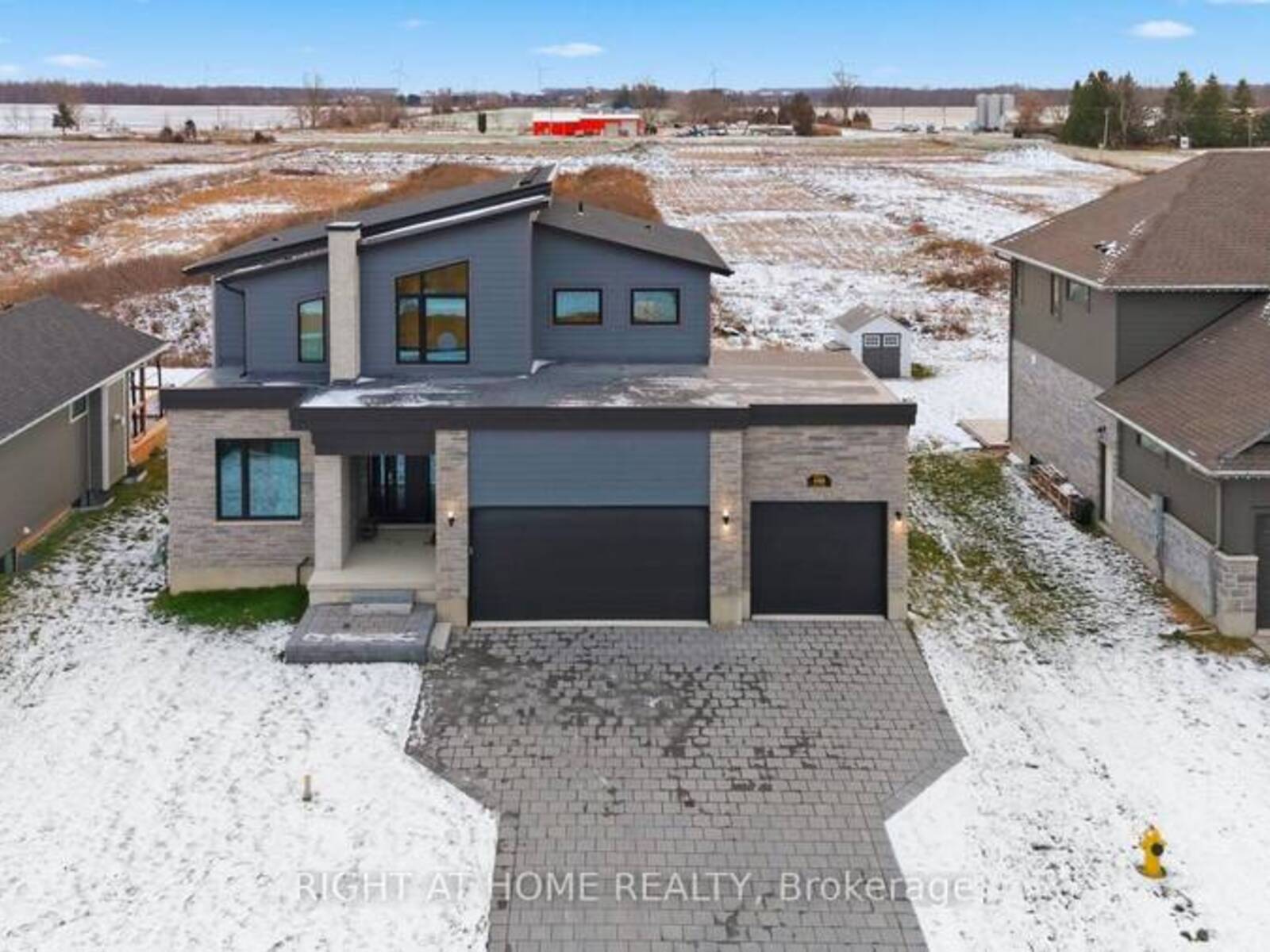 153 MCLEOD STREET, Parkhill, Ontario N0M 2K0