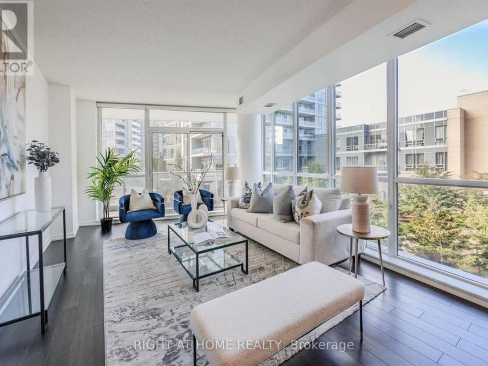 206 - 70 FOREST MANOR ROAD, Toronto, Ontario M2J 0A9
