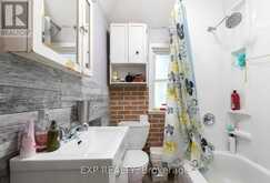12 MAYFLOWER AVENUE | Hamilton Ontario | Slide Image Five