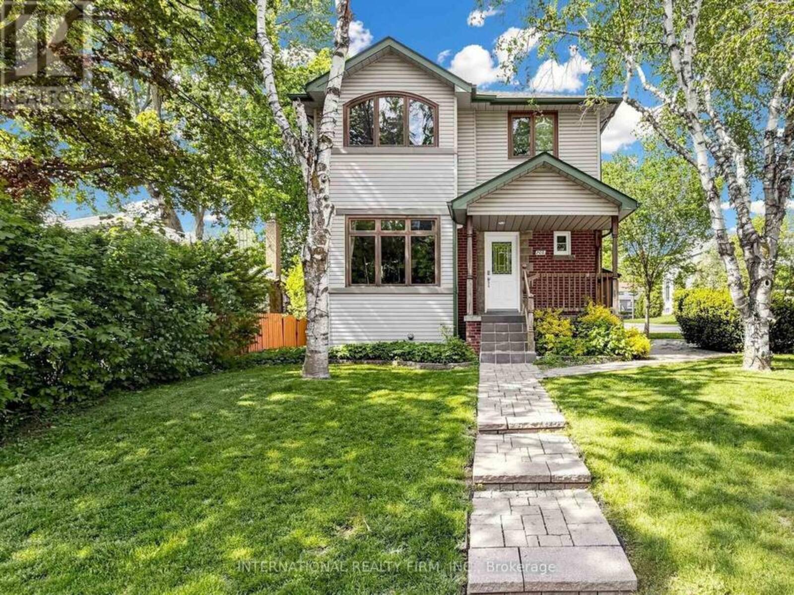200 BURNDALE AVENUE, Toronto, Ontario M2N 1T3