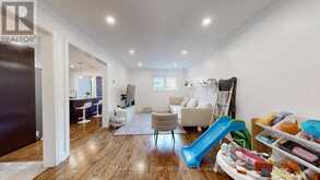 3926 HAZELRIDGE ROAD | Mississauga Ontario | Slide Image Eight