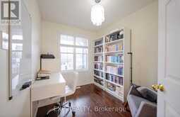 35 THAMES WAY | Hamilton Ontario | Slide Image Nine