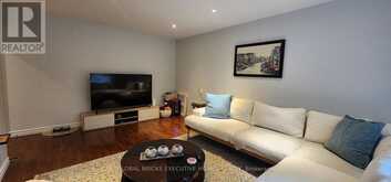 23 WHITEFRIARS DRIVE | Toronto Ontario | Slide Image Fourteen