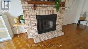 112 TRAFALGAR SQUARE | Vaughan Ontario | Slide Image Ten