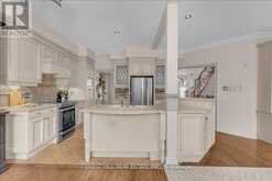 313 BROADWAY AVENUE | Toronto Ontario | Slide Image Thirteen