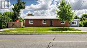 43 TORONTO STREET N | Uxbridge Ontario | Slide Image One