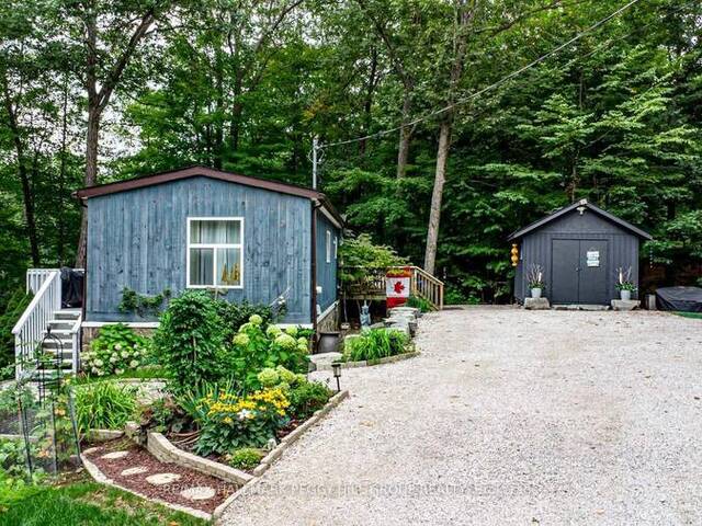 7498 ISLAND CRESCENT Washago Ontario, L0K 2B0 - 2 Bedrooms Waterfront Home For sale