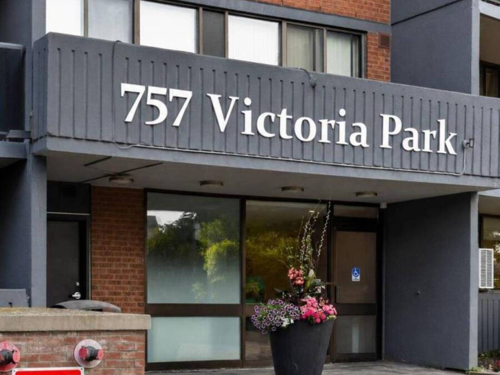 1501 - 757 VICTORIA PARK AVENUE, Toronto, Ontario M4C 5N8
