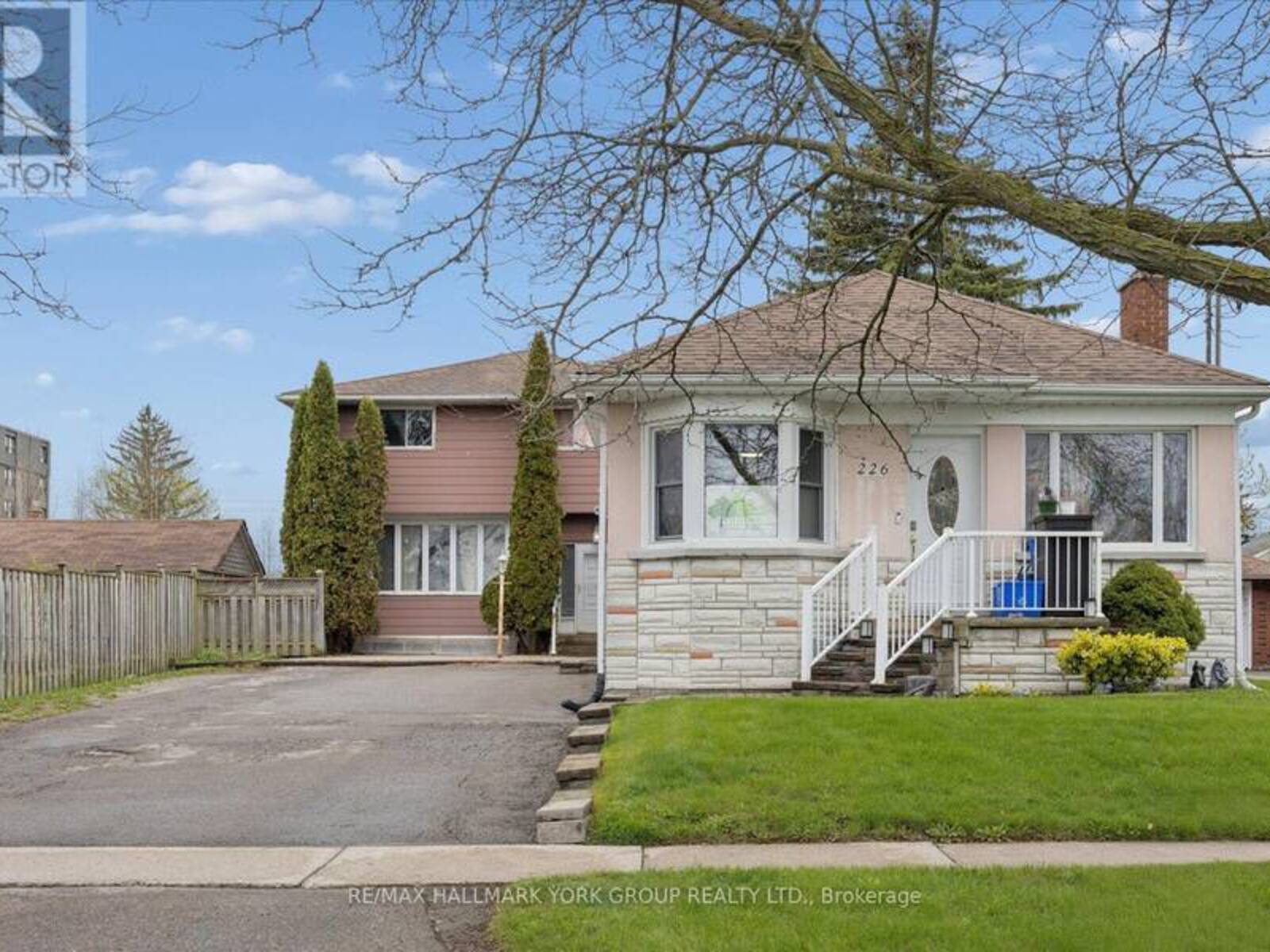 226 CROMWELL AVENUE, Oshawa, Ontario L1J 4T8