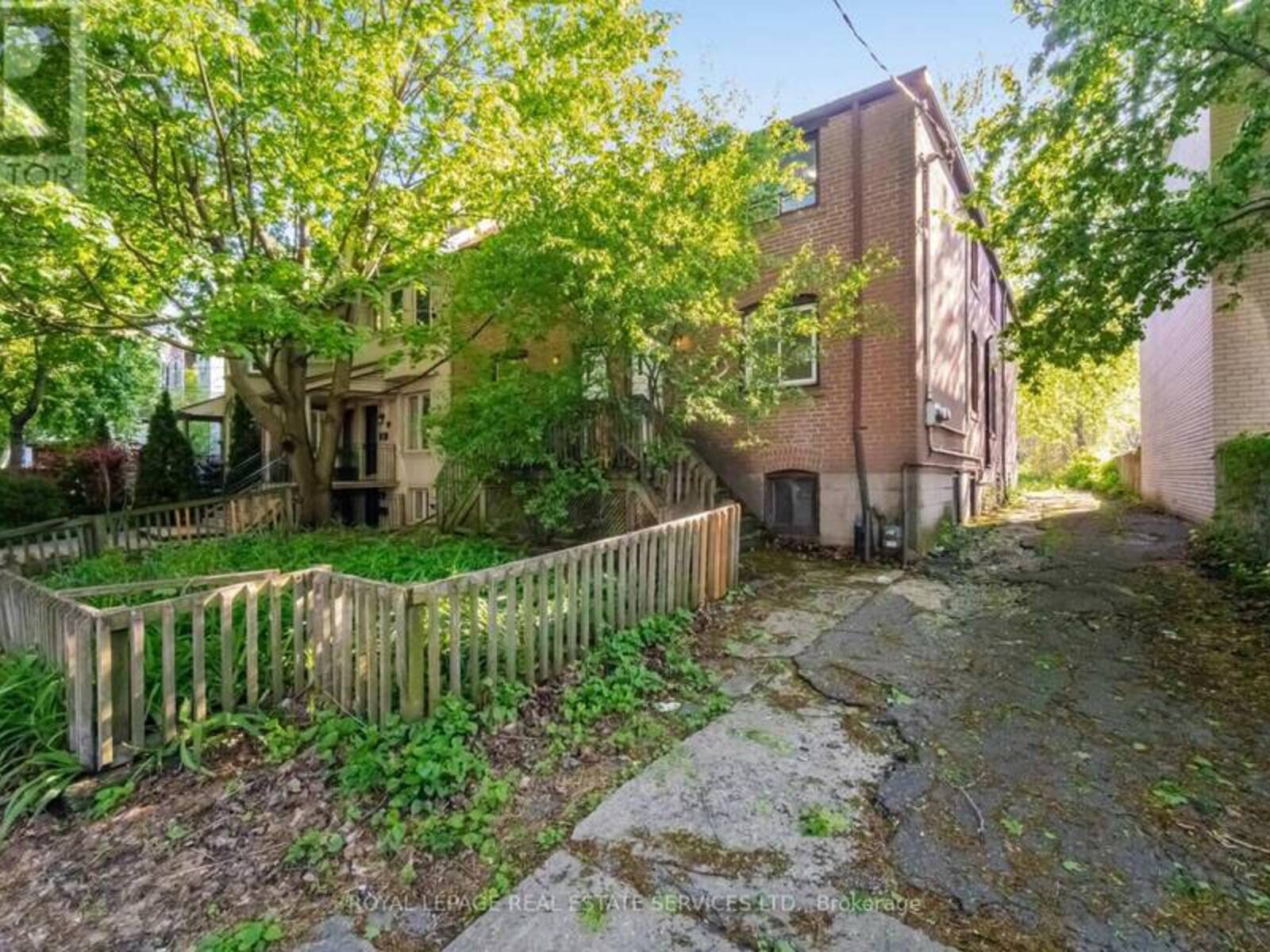 76-78 LEWIS STREET, Toronto, Ontario M4M 2H3