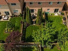 62 COLONIAL CRESCENT Richmond Hill Ontario, L4E 3X3