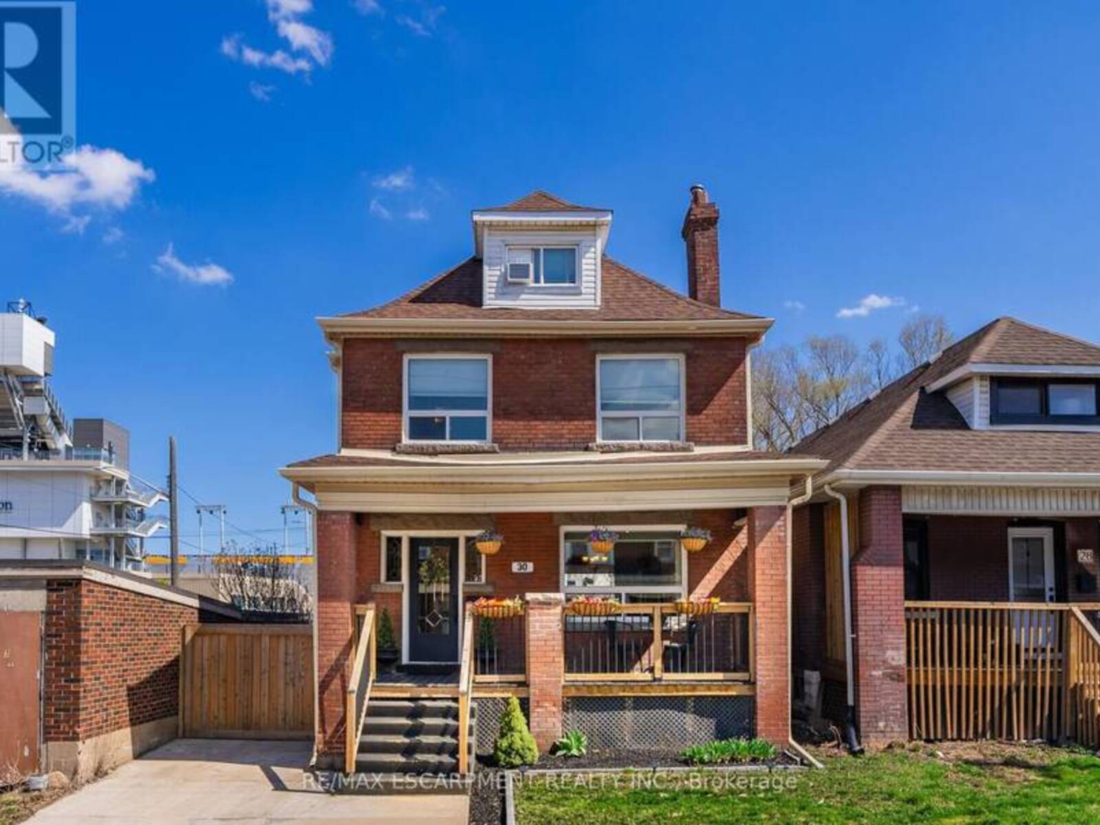 30 LOTTRIDGE STREET, Hamilton, Ontario L8L 6T5