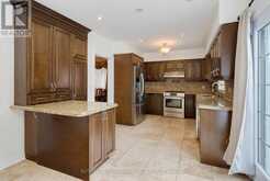 27 PINE HOLLOW CRESCENT | Vaughan Ontario | Slide Image Twelve