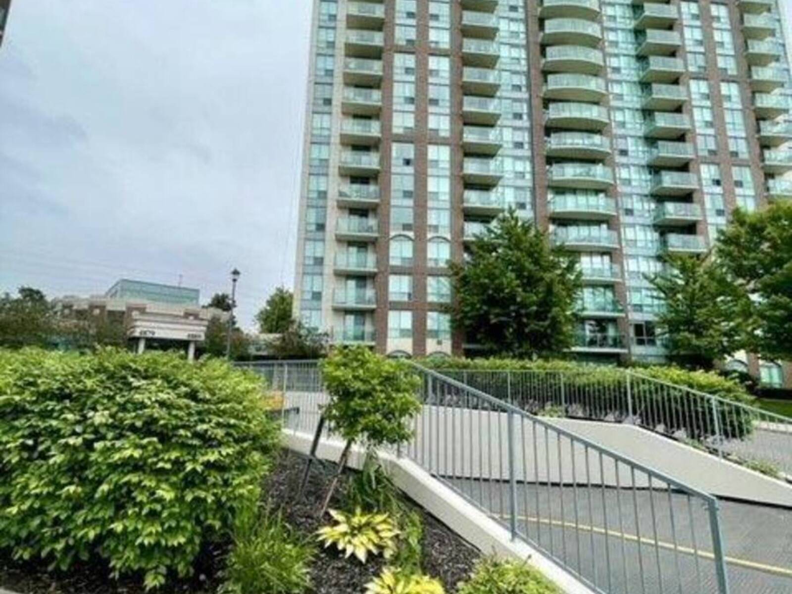 PH10 - 4889 KIMBERMOUNT AVENUE, Mississauga, Ontario L5M 7R9