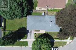 10 GILLBANK CRESCENT S | Toronto Ontario | Slide Image Nine