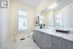 38 BUD LEGGETT CRESCENT | Georgina Ontario | Slide Image Nine