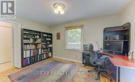 318 SHAKESPEARE PLACE | Waterloo Ontario | Slide Image Thirteen