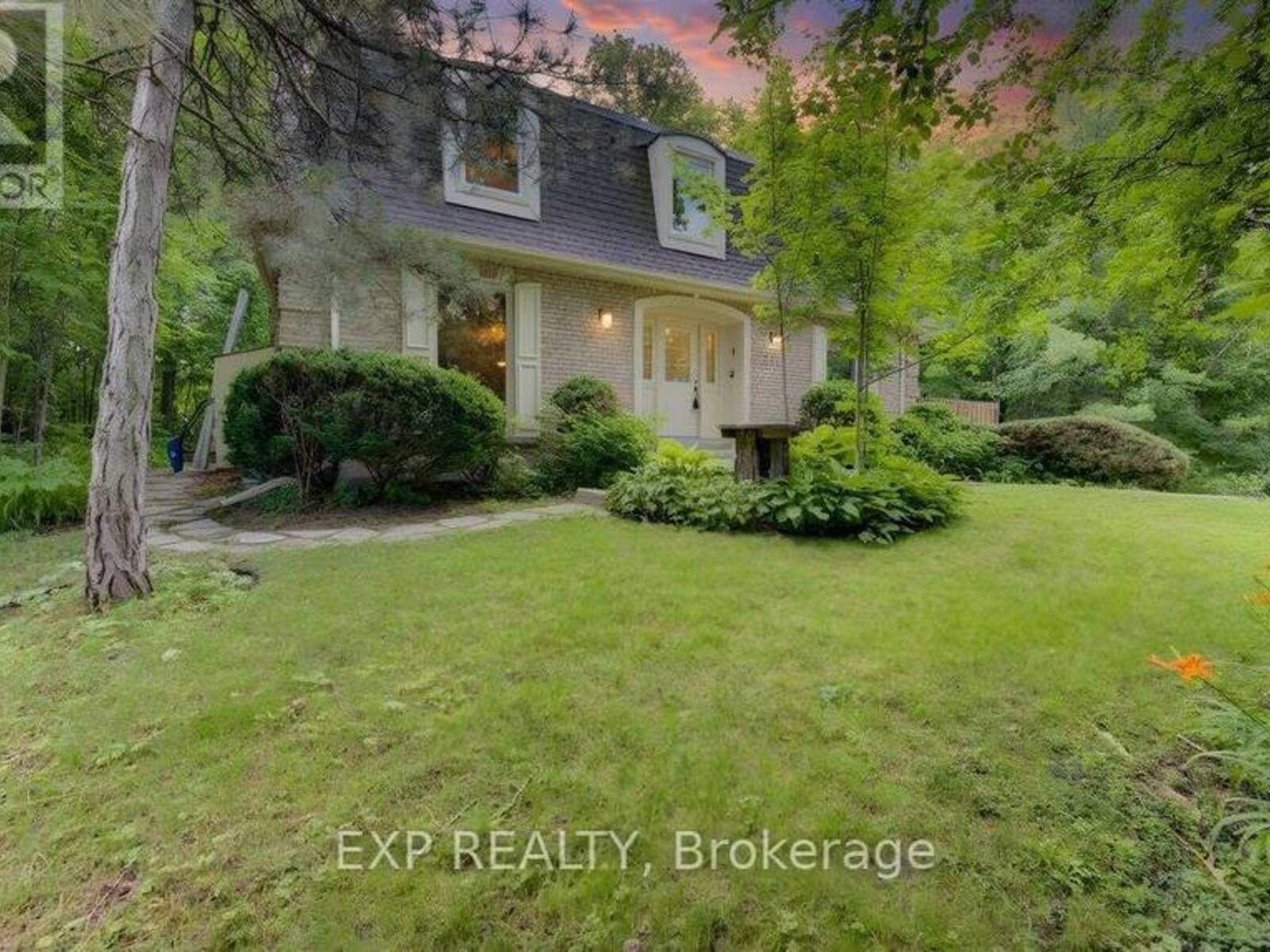 318 SHAKESPEARE PLACE, Waterloo, Ontario N2L 2V2