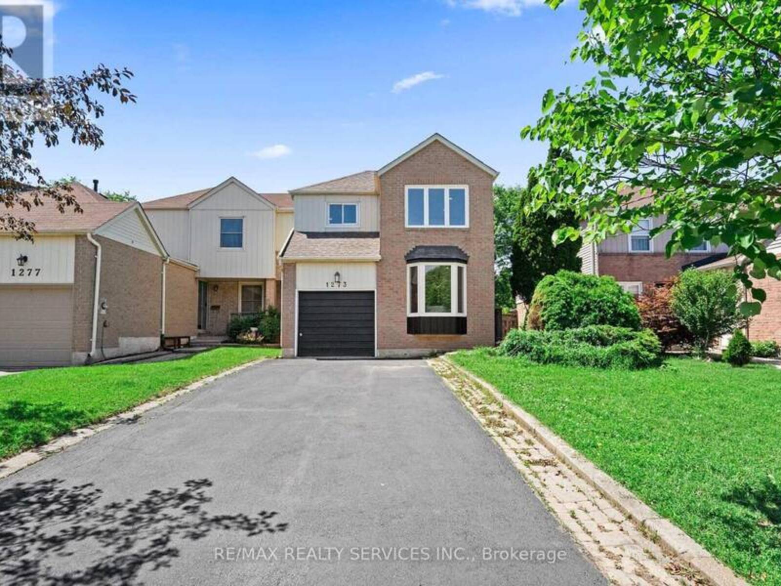 1273 BARBERRY GREEN, Oakville, Ontario L6M 2A8