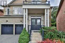 488 FOXCROFT BOULEVARD | Newmarket Ontario | Slide Image Four