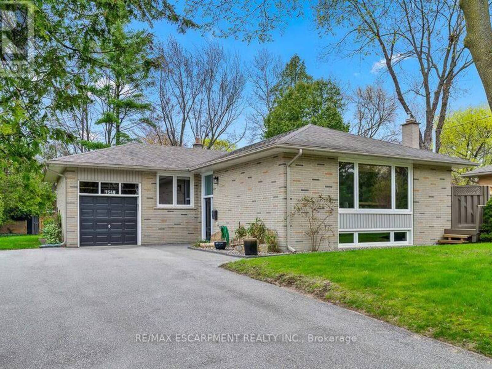 1548 WEMBURY ROAD, Mississauga, Ontario L5J 2L9
