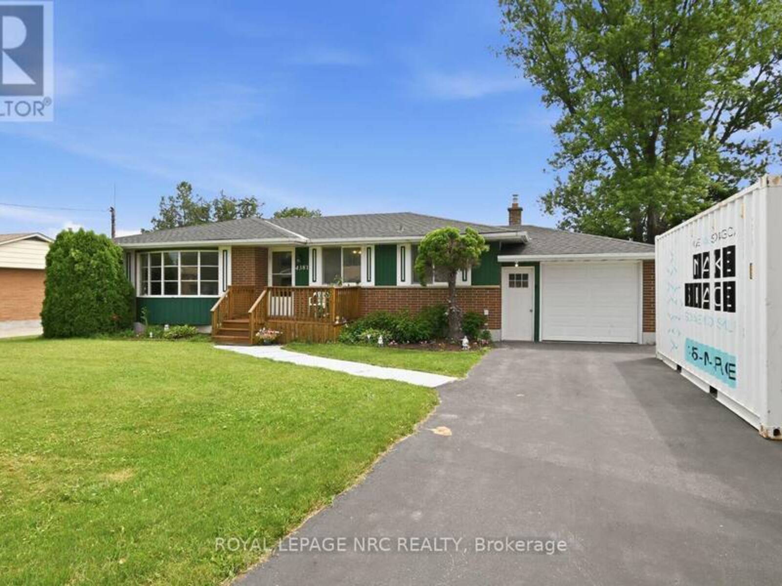 4381 JACKSON STREET, Beamsville, Ontario L3J 0N9