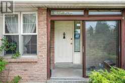 39 NEWINGTON CRESCENT | Toronto Ontario | Slide Image Five