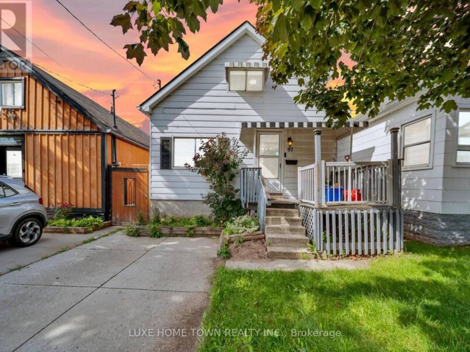 97 HOPE AVENUE, Hamilton, Ontario L8H 2E5