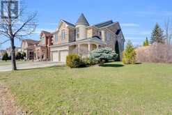 1 CROWN VICTORIA DRIVE | Brampton Ontario | Slide Image Four