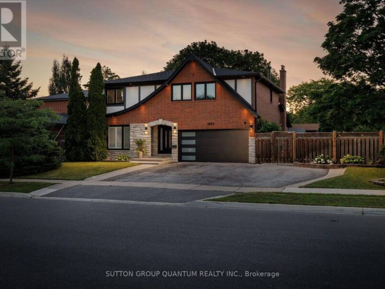 1883 BOUGH BEECHES BOULEVARD, Mississauga, Ontario L4W 2J8