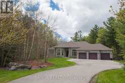 26 PELOSI WAY | East Gwillimbury Ontario | Slide Image Three