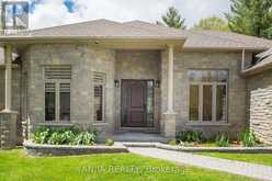 26 PELOSI WAY | East Gwillimbury Ontario | Slide Image Four