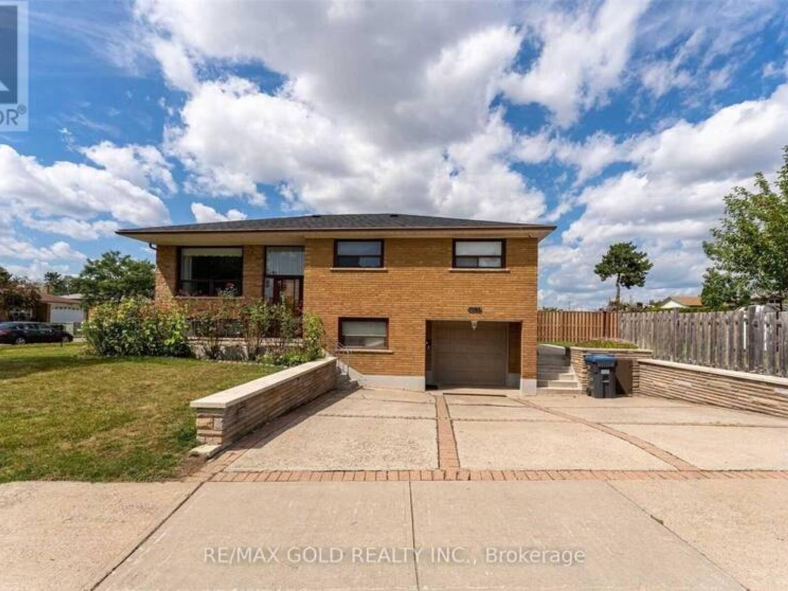 7305 REDSTONE ROAD, Mississauga, Ontario L4T 2B1